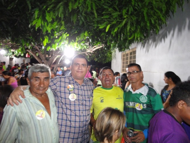 Tintin, Zé Santana e Osmar Júnior em caminhada e comício - Imagem 5