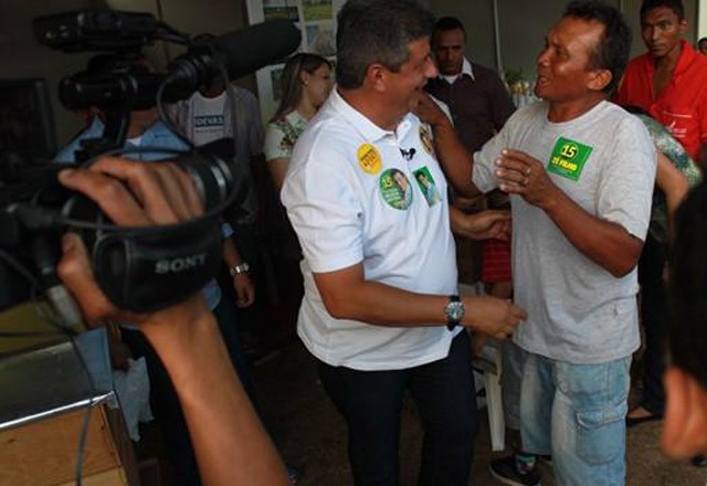 Governador prestigia a Festa do Bode em Batalha e é saudado pela população - Imagem 7