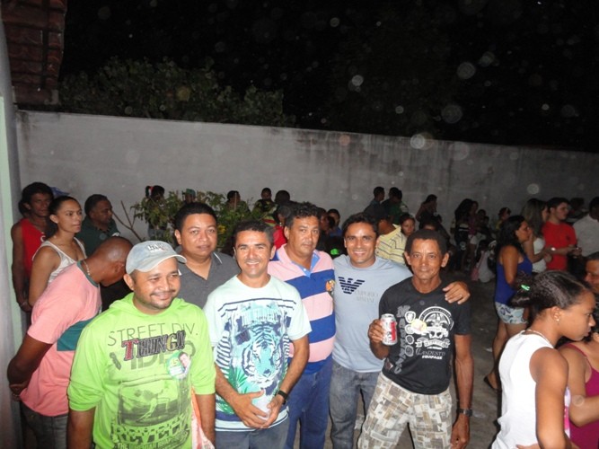 Tintin, Zé Santana e Osmar Júnior em caminhada e comício - Imagem 6