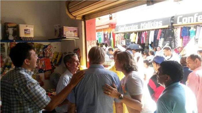 Candidata à deputada Janainna Marques e Hugo Napoleão realizam caminhada em Esperantina - Imagem 11