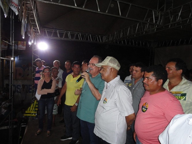 Tintin, Zé Santana e Osmar Júnior em caminhada e comício - Imagem 16