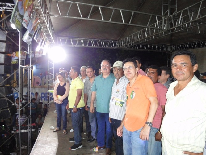 Tintin, Zé Santana e Osmar Júnior em caminhada e comício - Imagem 23