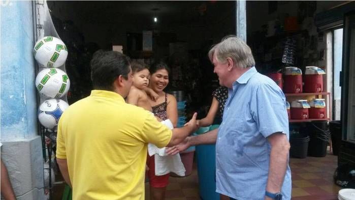 Candidata à deputada Janainna Marques e Hugo Napoleão realizam caminhada em Esperantina - Imagem 14