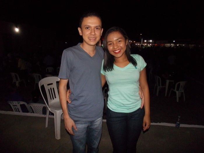 Mesmo sem energia muita gente no espaço da Barraca Paroquial no espaço da Igreja Matriz - Imagem 2