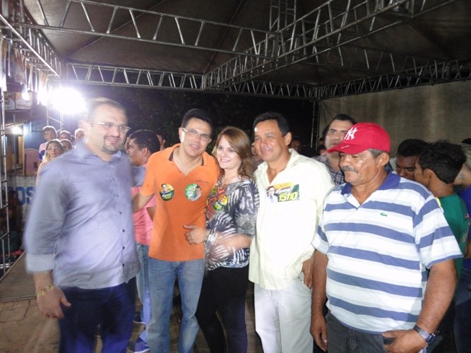 Tintin, Zé Santana e Osmar Júnior em caminhada e comício - Imagem 18