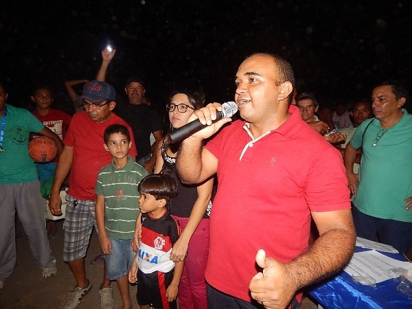 Prefeito promete melhorias para o campeonato de 2015  - Imagem 1