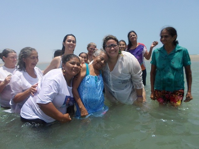 Prefeitura de Buriti dos Lopes realiza mais um passeio com idosos ao litoral - Imagem 8