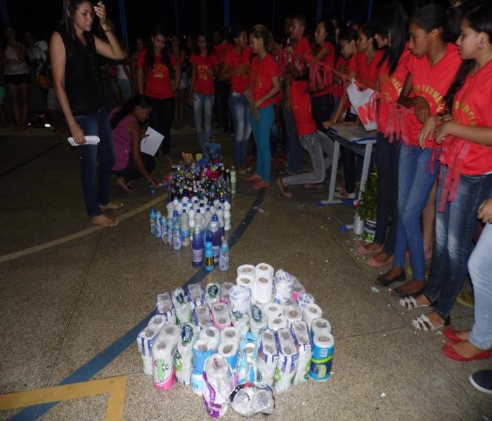 Gincana Escolar promovida pelo CEEP - Benedito Portela Leal agita noite de domingo - Imagem 24