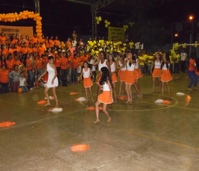 Gincana Escolar promovida pelo CEEP - Benedito Portela Leal agita noite de domingo - Imagem 1