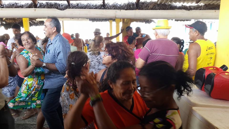 Prefeitura de Buriti dos Lopes realiza mais um passeio com idosos ao litoral