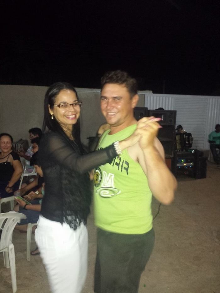 Primeira dama Lindyane Batista e amigos realizam festa surpresa ao prefeito Moisés Barbosa - Imagem 11