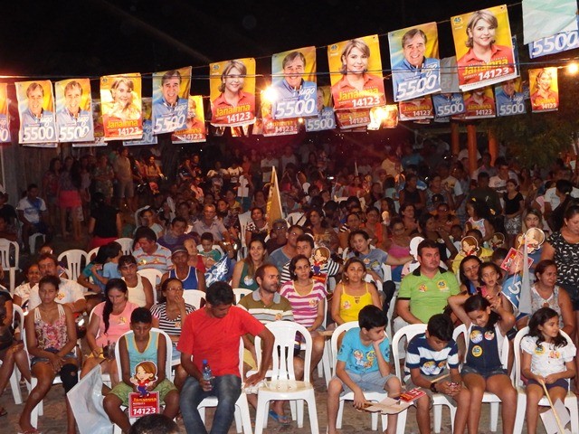 Candidata Janainna Marques participou de reunião politica no Bairro Rural em Esperantina - Imagem 9
