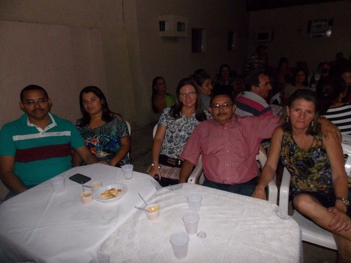 Primeira dama Lindyane Batista e amigos realizam festa surpresa ao prefeito Moisés Barbosa  - Imagem 79