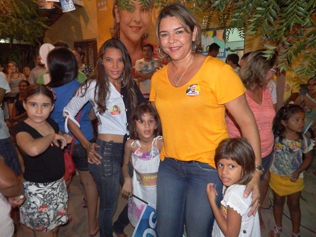 Candidata Janainna Marques participou de reunião politica no Bairro Rural em Esperantina - Imagem 3