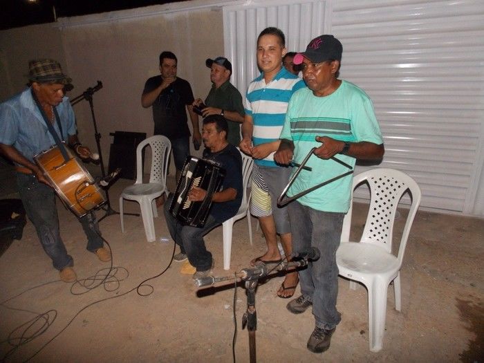 Primeira dama Lindyane Batista e amigos realizam festa surpresa ao prefeito Moisés Barbosa  - Imagem 103