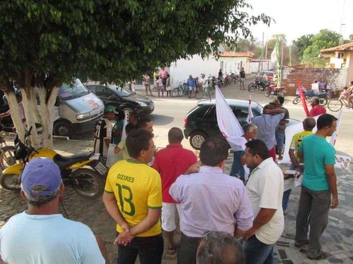 Candidato a Governador: Wellington Dias Faz Caminhada em Agricolândia  - Imagem 11