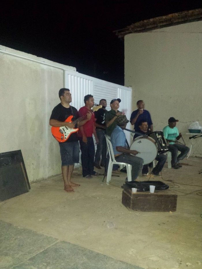 Primeira dama Lindyane Batista e amigos realizam festa surpresa ao prefeito Moisés Barbosa - Imagem 23