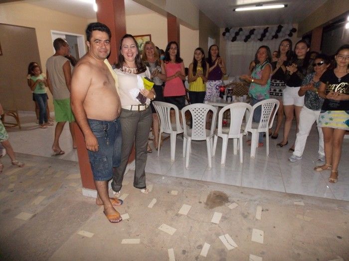 Primeira dama Lindyane Batista e amigos realizam festa surpresa ao prefeito Moisés Barbosa  - Imagem 32