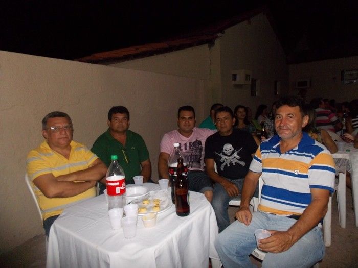 Primeira dama Lindyane Batista e amigos realizam festa surpresa ao prefeito Moisés Barbosa  - Imagem 75