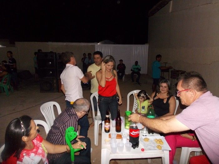 Primeira dama Lindyane Batista e amigos realizam festa surpresa ao prefeito Moisés Barbosa  - Imagem 59