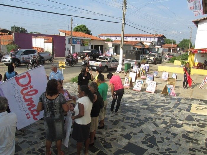 Candidato a Governador: Wellington Dias Faz Caminhada em Agricolândia  - Imagem 10
