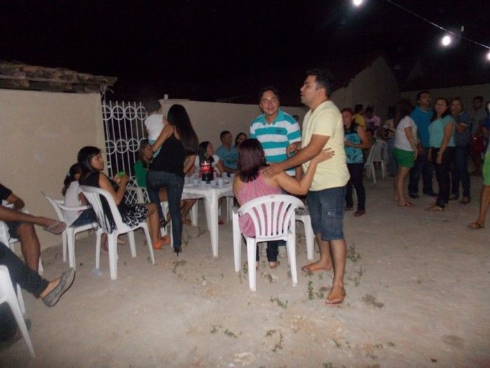 Primeira dama Lindyane Batista e amigos realizam festa surpresa ao prefeito Moisés Barbosa  - Imagem 53