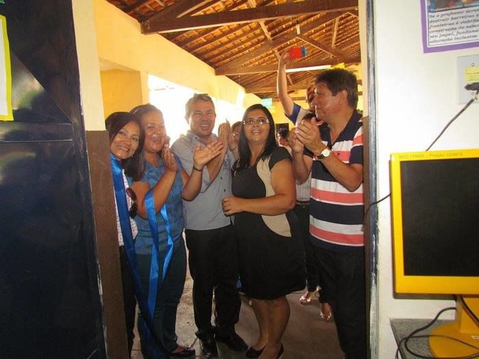 Prefeito Edílson Capote inaugura salas climatizadas, multifuncionais e brinquedotecas em escolas municipais. - Imagem 10