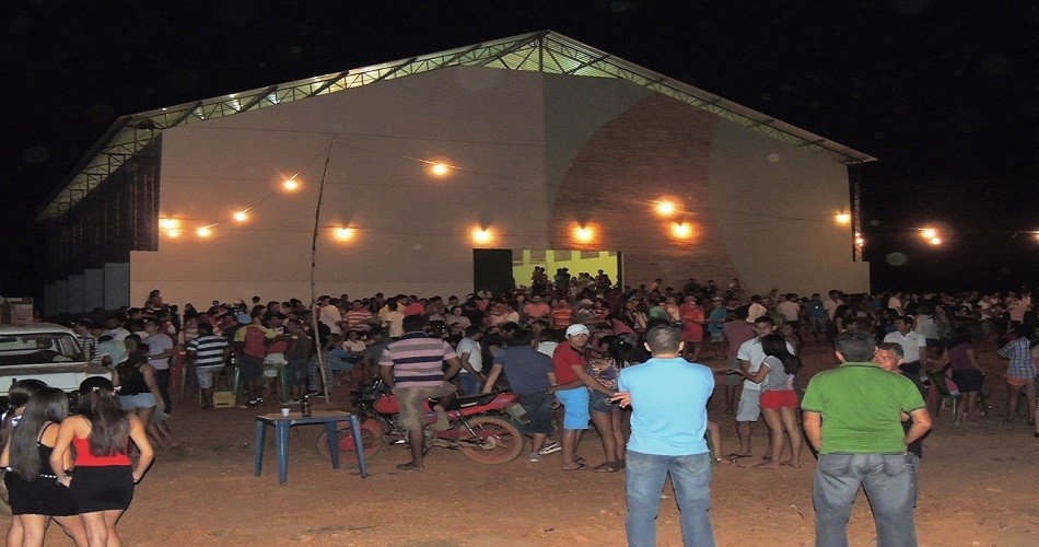 Prefeitura realiza torneio de salão para oficializar inauguração de ginásio poliesportivo na Zona Rural