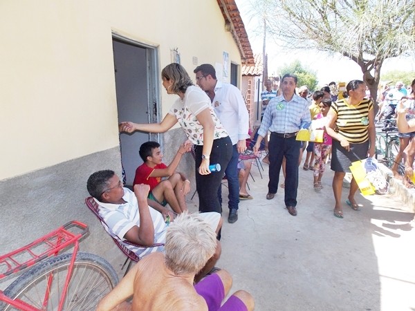 Prata do Piauí recebe à visita da candidata a deputada estadual Janaínna Marques - Imagem 33