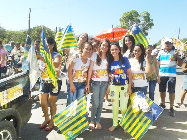 Prata do Piauí recebe à visita da candidata a deputada estadual Janaínna Marques - Imagem 12