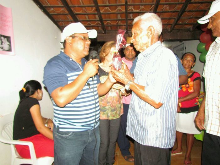 Centro de Referência do Idoso e CRAS realizaram festa em homenagem aos Pais - Imagem 20