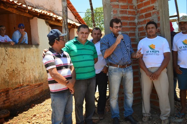 Prefeitura entrega mais de 1,5 milhões de reais em ações - Imagem 2