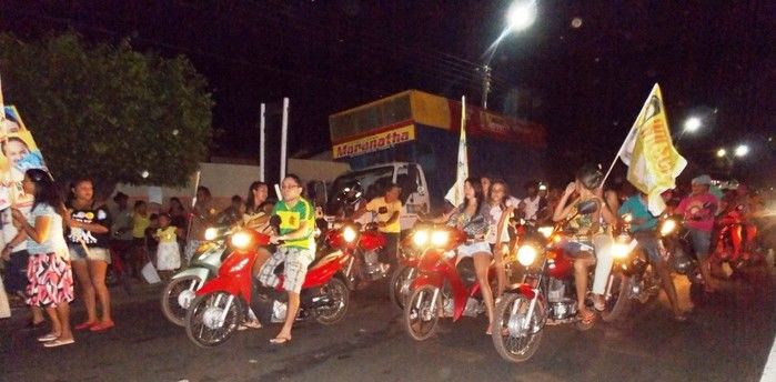 Prefeito Moisés Barbosa realizou grande carreata e recepciona os Deputados Wilson Brandão e Hugo Napoleão. - Imagem 19