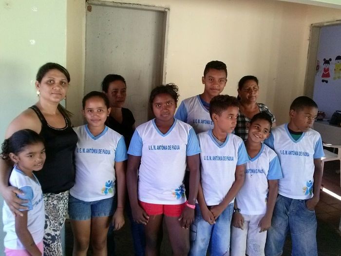 Alunos da rede municipal de ensino recebem fardamentos - Imagem 7