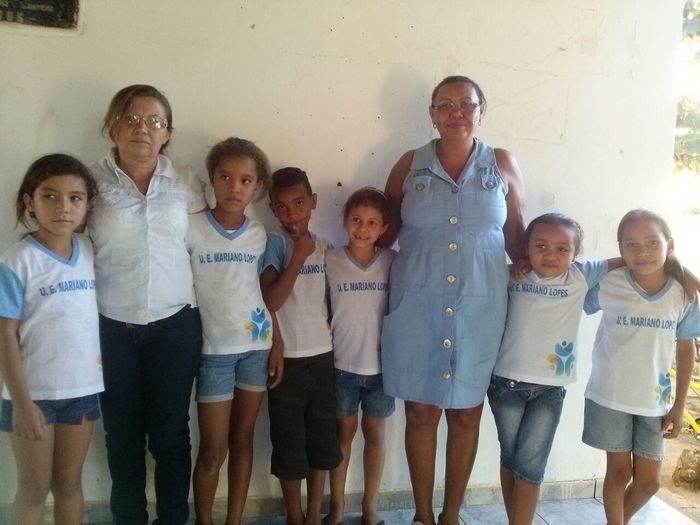 Alunos da rede municipal de ensino recebem fardamentos - Imagem 14