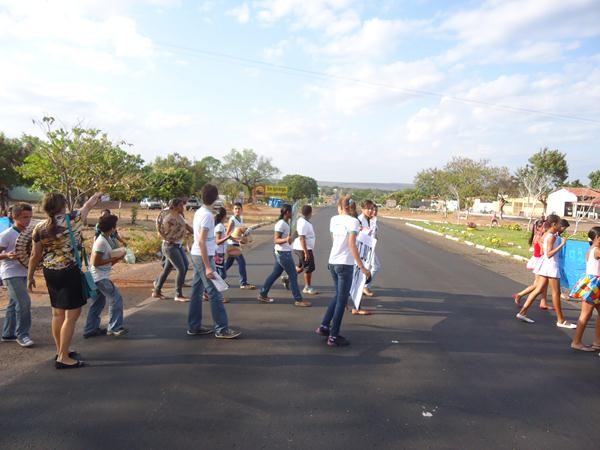 Alunos Realizaram Caminhada Cívica  - Imagem 18