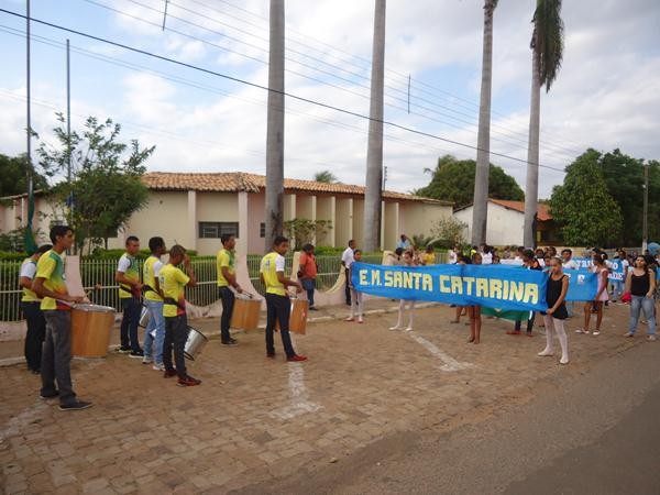 Alunos Realizaram Caminhada Cívica  - Imagem 43
