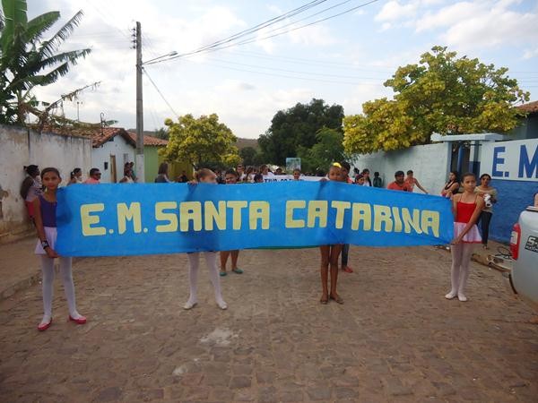 Alunos Realizaram Caminhada Cívica  - Imagem 1