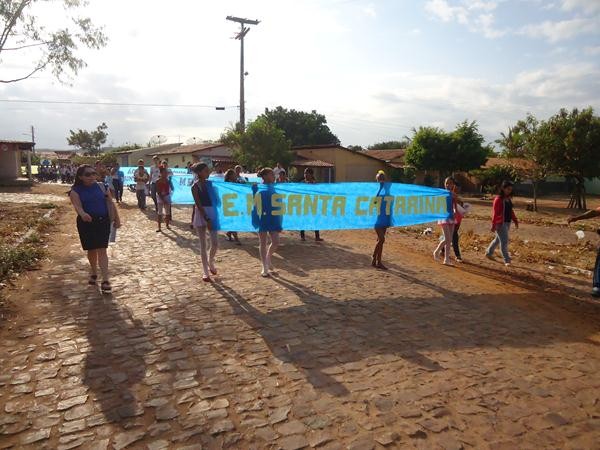 Alunos Realizaram Caminhada Cívica  - Imagem 17