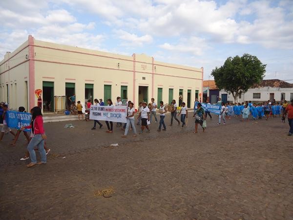 Alunos Realizaram Caminhada Cívica  - Imagem 39