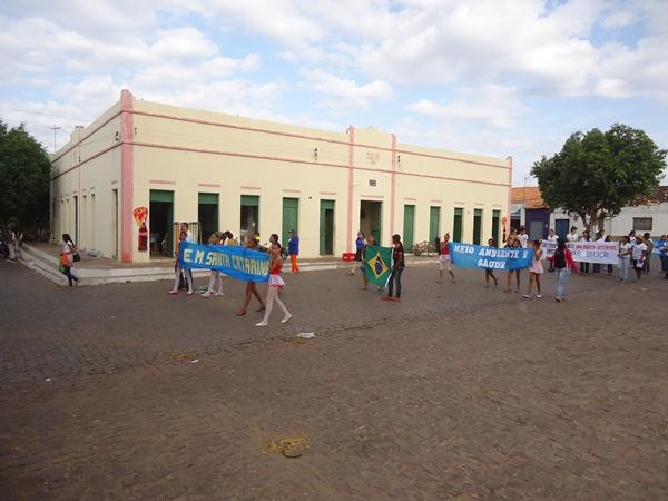 Alunos Realizaram Caminhada Cívica  - Imagem 38