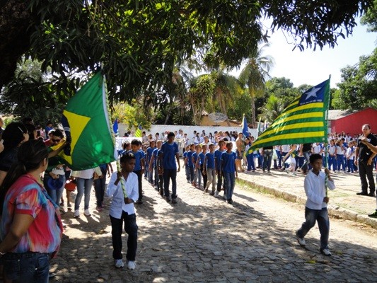 Prefeito e autoridades participam do desfile de 7 de setembro  - Imagem 27