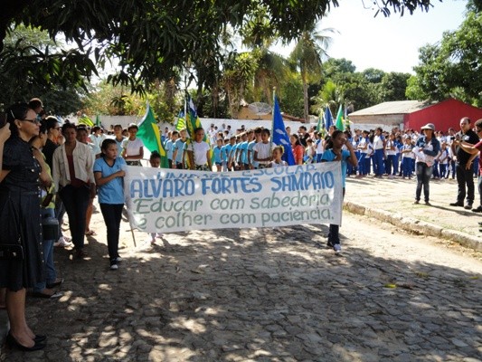 Prefeito e autoridades participam do desfile de 7 de setembro  - Imagem 24