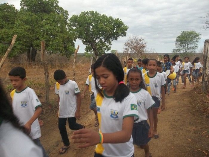 Escola Rural promove desfile cívico por estradas vicinais da comunidade  - Imagem 14