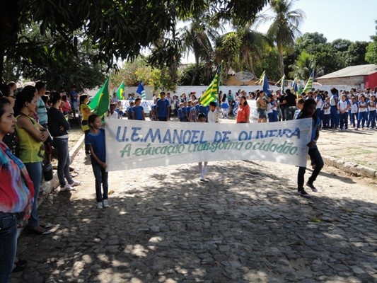 Prefeito e autoridades participam do desfile de 7 de setembro  - Imagem 26
