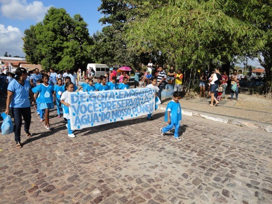 Prefeito e autoridades participam do desfile de 7 de setembro  - Imagem 2