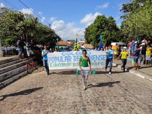 Prefeito e autoridades participam do desfile de 7 de setembro  - Imagem 12