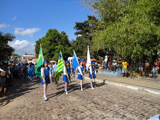 Prefeito e autoridades participam do desfile de 7 de setembro  - Imagem 1