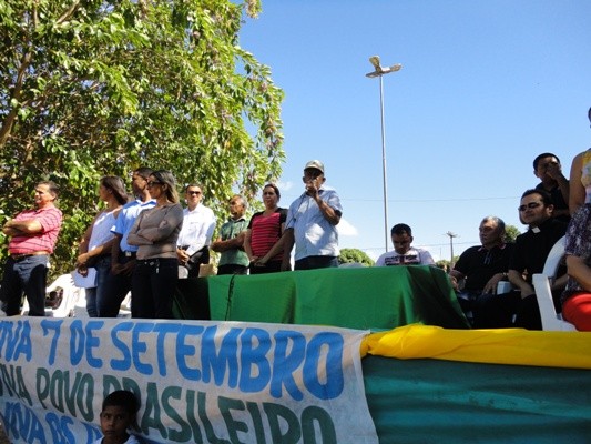 Prefeito e autoridades participam do desfile de 7 de setembro  - Imagem 39