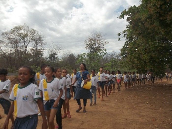 Escola Rural promove desfile cívico por estradas vicinais da comunidade  - Imagem 16